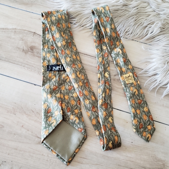 HERMÈS - Tie - Picture 13 of 16